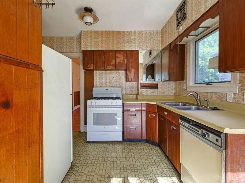 224 Charles Street, Wyoming, OH 45215 Photo 14