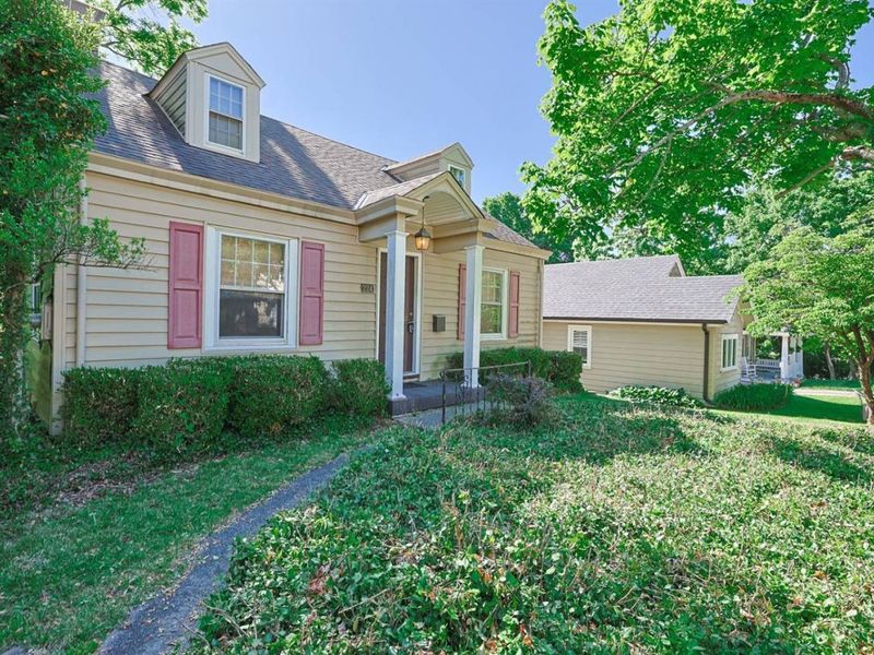 224 Charles Street, Wyoming, OH 45215 Photo 3