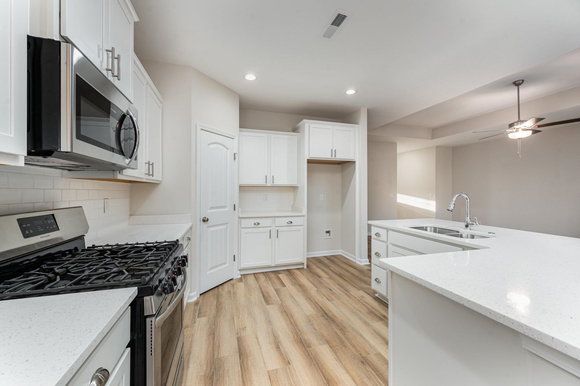 5115 Water Breeze Ct. Photo 5