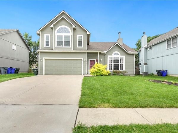16783 W 155th Terrace, Olathe, KS 66062