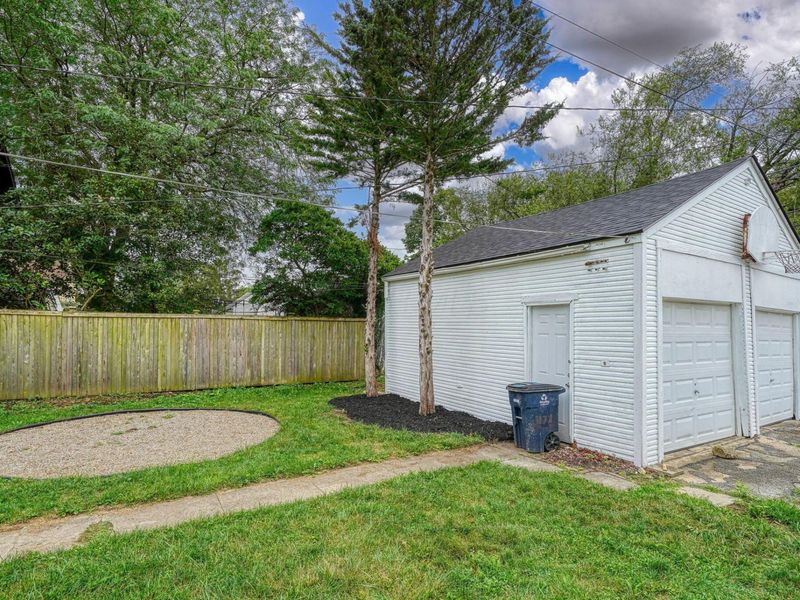 891 Vernon Road, Columbus, OH 43209 Photo 9