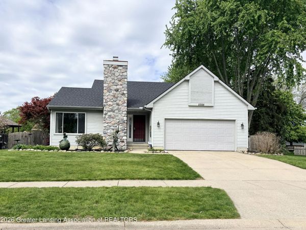2325 Bush Hill, Holt, MI 48842