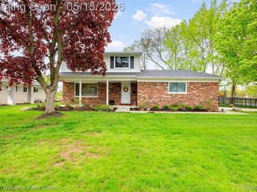 1195 Ashley Drive, Troy, MI 48085