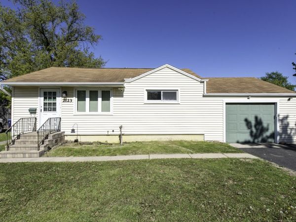 2123 N McAree Road , Waukegan, IL 60087