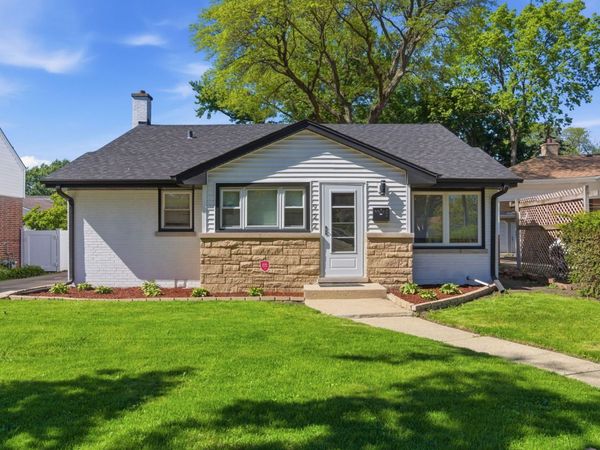 922 Glenlake Avenue , Park Ridge, IL 60068