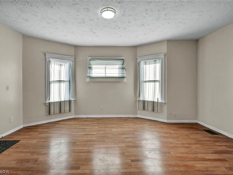 3408 Riverside Avenue , Cleveland, OH 44109 Photo 10