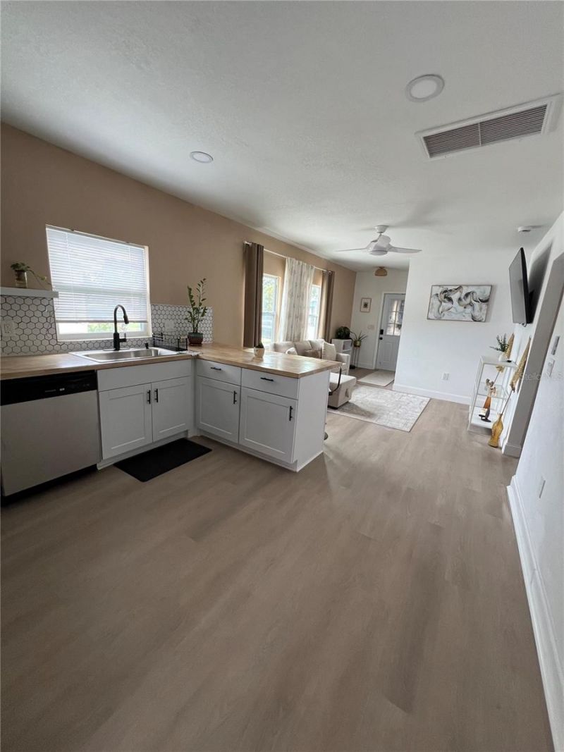3859 9th Avenue S, Saint Petersburg, FL 33711 Photo