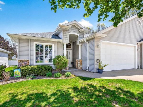 2508 WATERFORD COURT, Neenah, WI 54956
