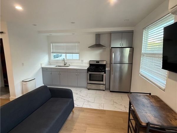 7017 Mary Ellen, North Hollywood, CA 91605