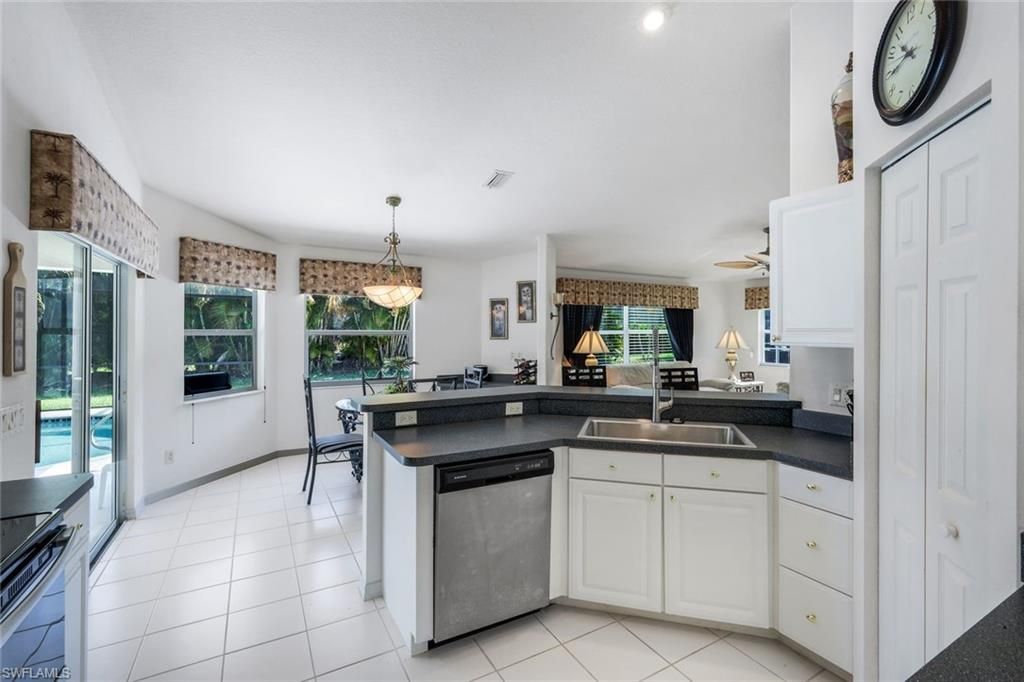 2725 SW 46th Ter, Cape Coral, FL 33914 Photo