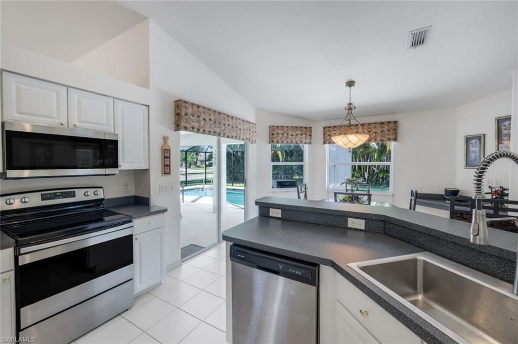 2725 SW 46th Ter, Cape Coral, FL 33914 Photo