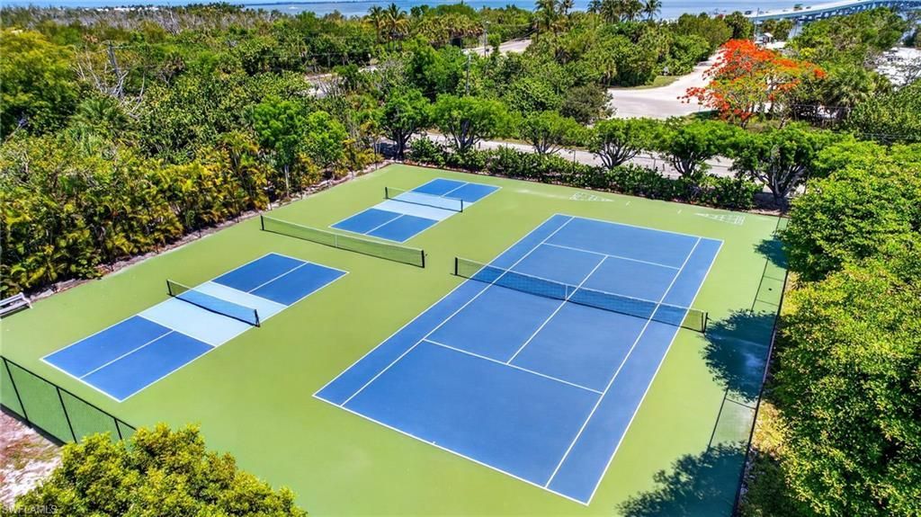 1250 Tennisplace Ct, Unit D33, Sanibel, FL 33957 Photo
