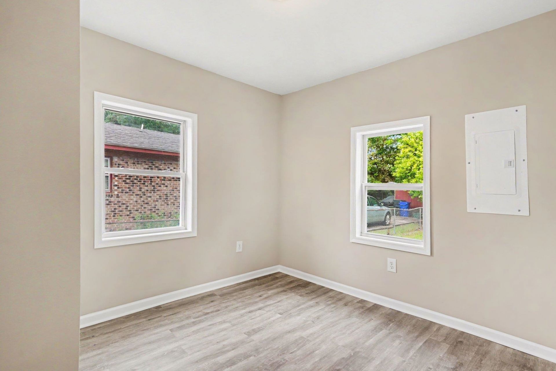 1712 Brown St. Photo 14