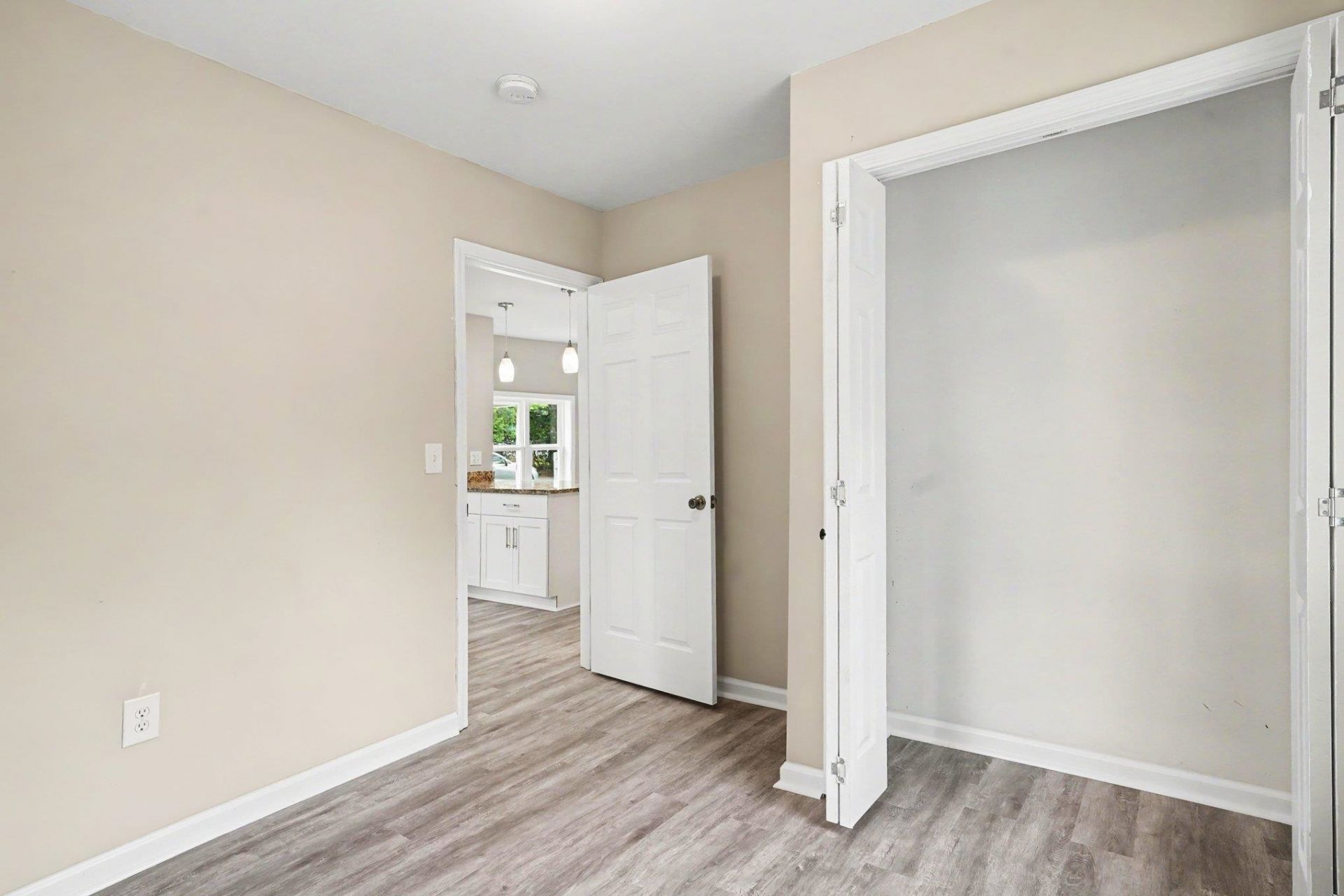 1712 Brown St. Photo 16