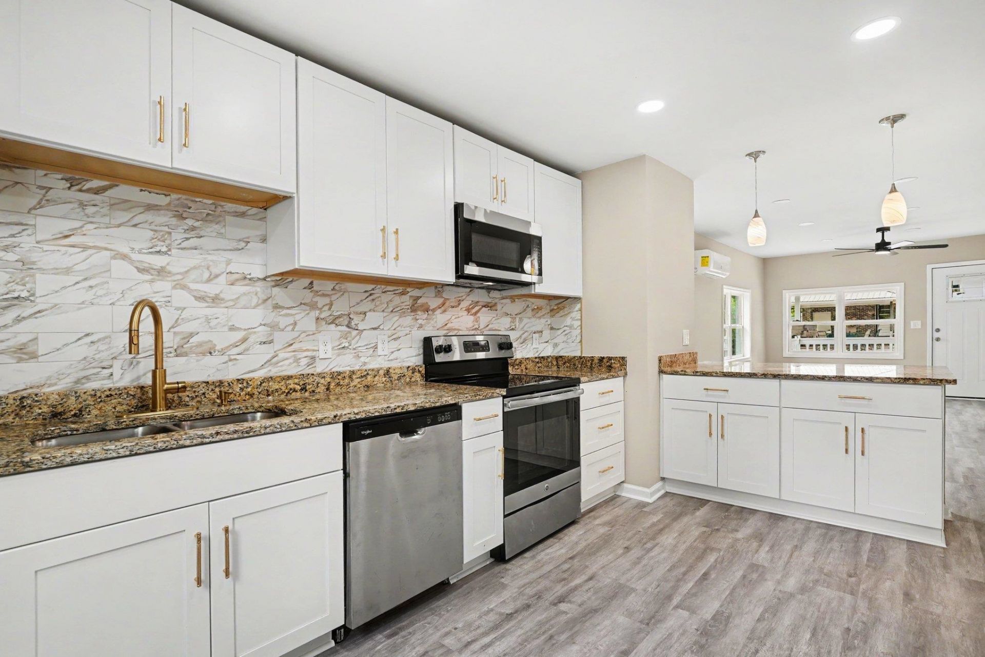 1712 Brown St. Photo 5