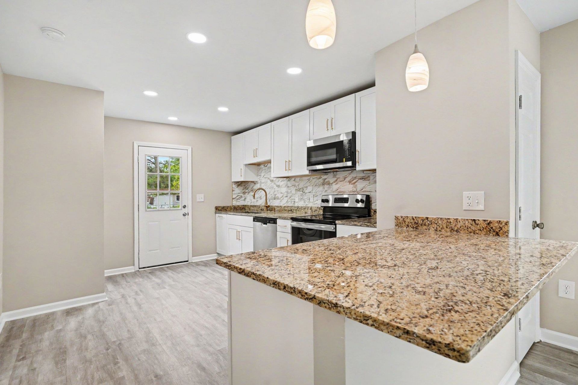 1712 Brown St. Photo 6