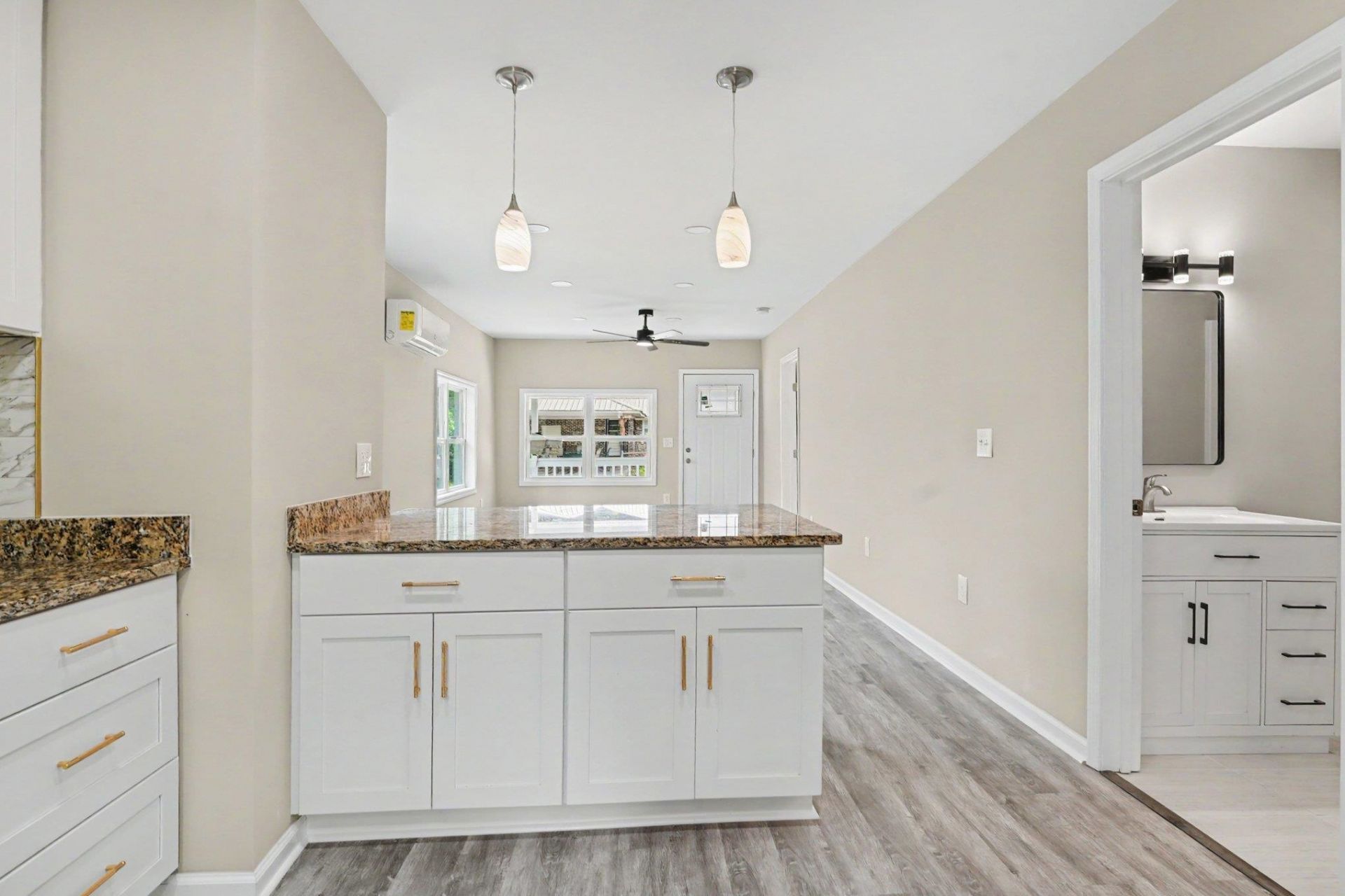 1712 Brown St. Photo 7