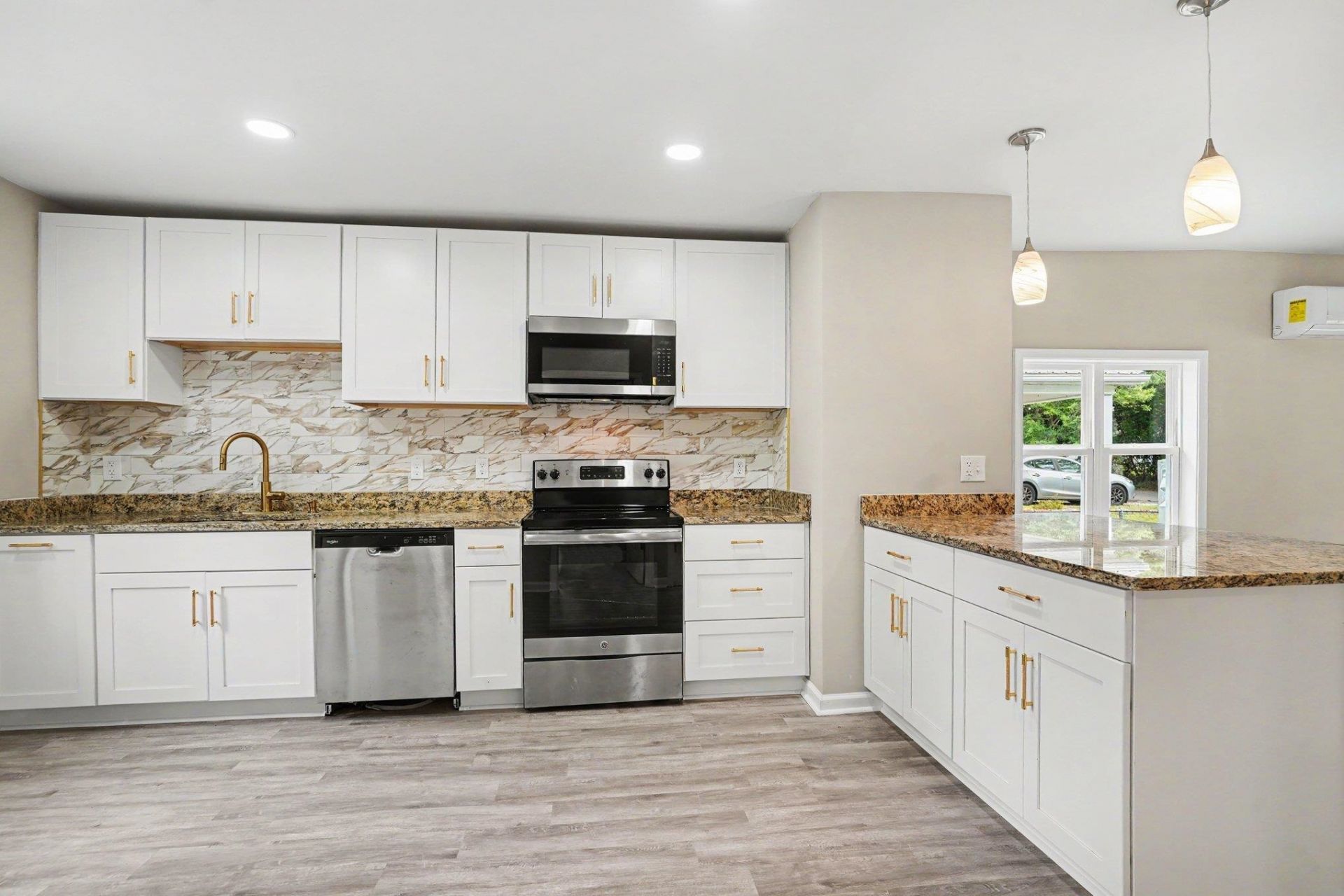 1712 Brown St. Photo 8