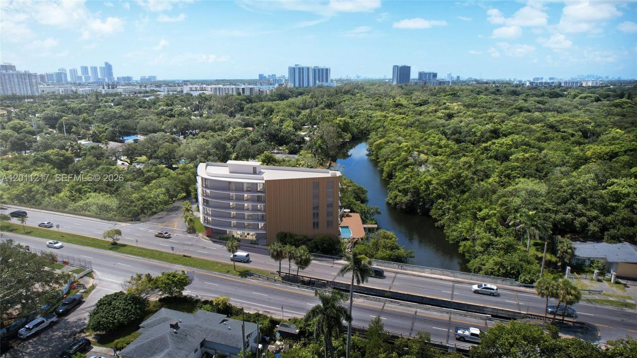 18550 NE 23rd Ct, Unit 203, Miami, FL 33180 Photo