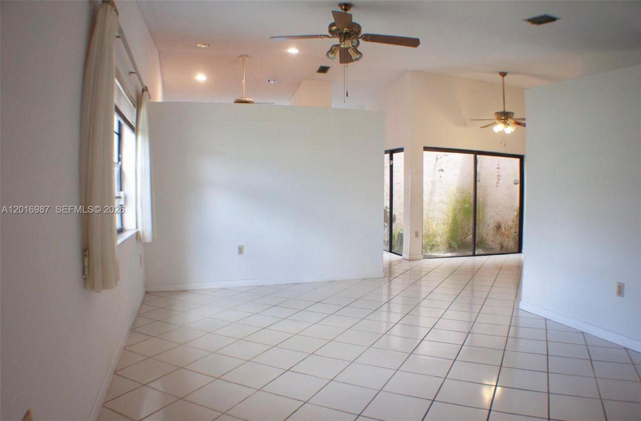17523 NW 66th Ct, Hialeah, FL 33015 Photo