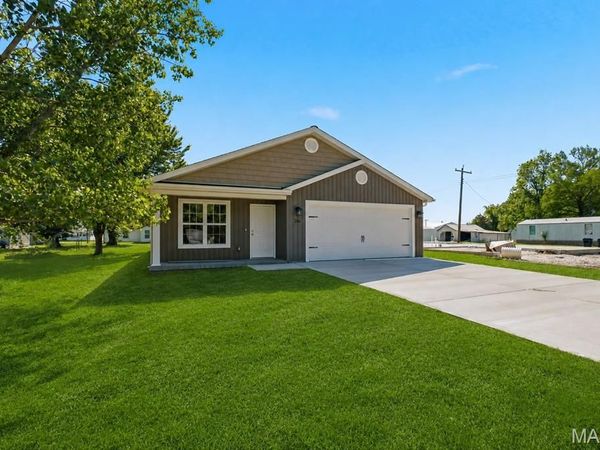 256 Walnut Street, Hawk Point, MO 63349