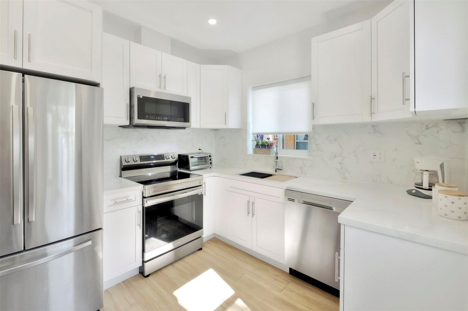 7825 Byron Avenue, Miami Beach, FL 33141 Photo