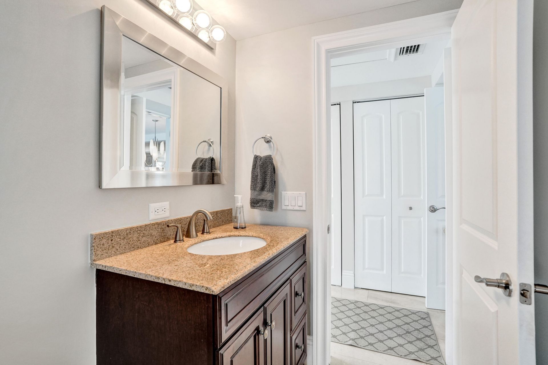 3001 NE 58th Street, Fort Lauderdale, FL 33308 Photo