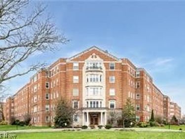 13800 Fairhill Road, Unit 416, Shaker Heights, OH 44120