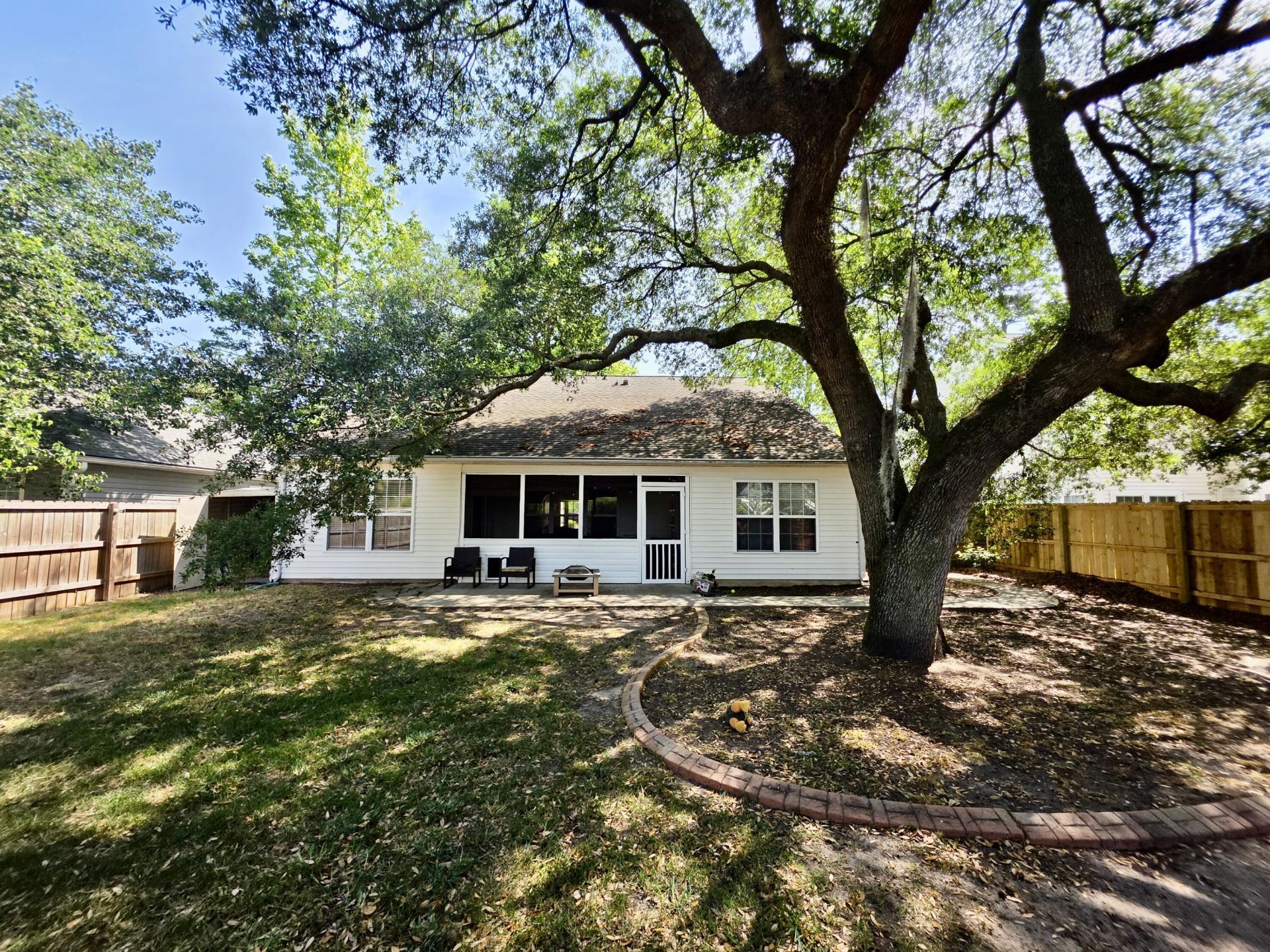 9016 Pickett Fence Lane Photo 21