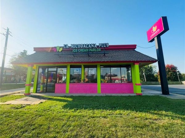11701 E 24 us Highway, Independence, MO 64054