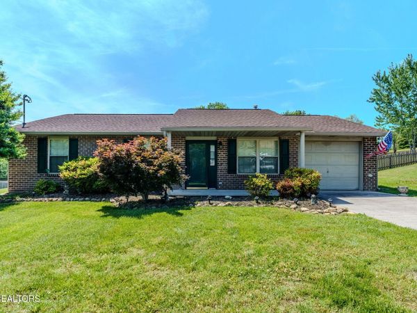 2148 Tuscany Gardens Drive, Powell, TN 37849