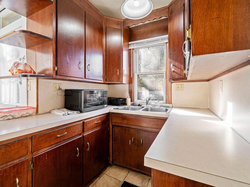 217 E Oakland Avenue , Columbus, OH 43201 Photo 11