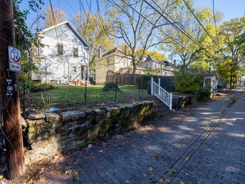 217 E Oakland Avenue , Columbus, OH 43201 Photo 30