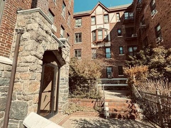 160-15 Powells Cove Boulevard , Unit A101, Beechhurst, NY 11357