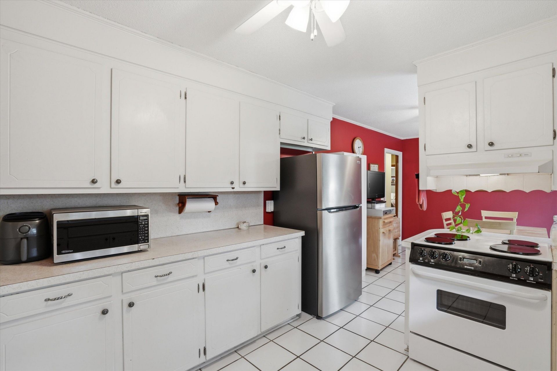 417 Cessna Avenue Photo 8