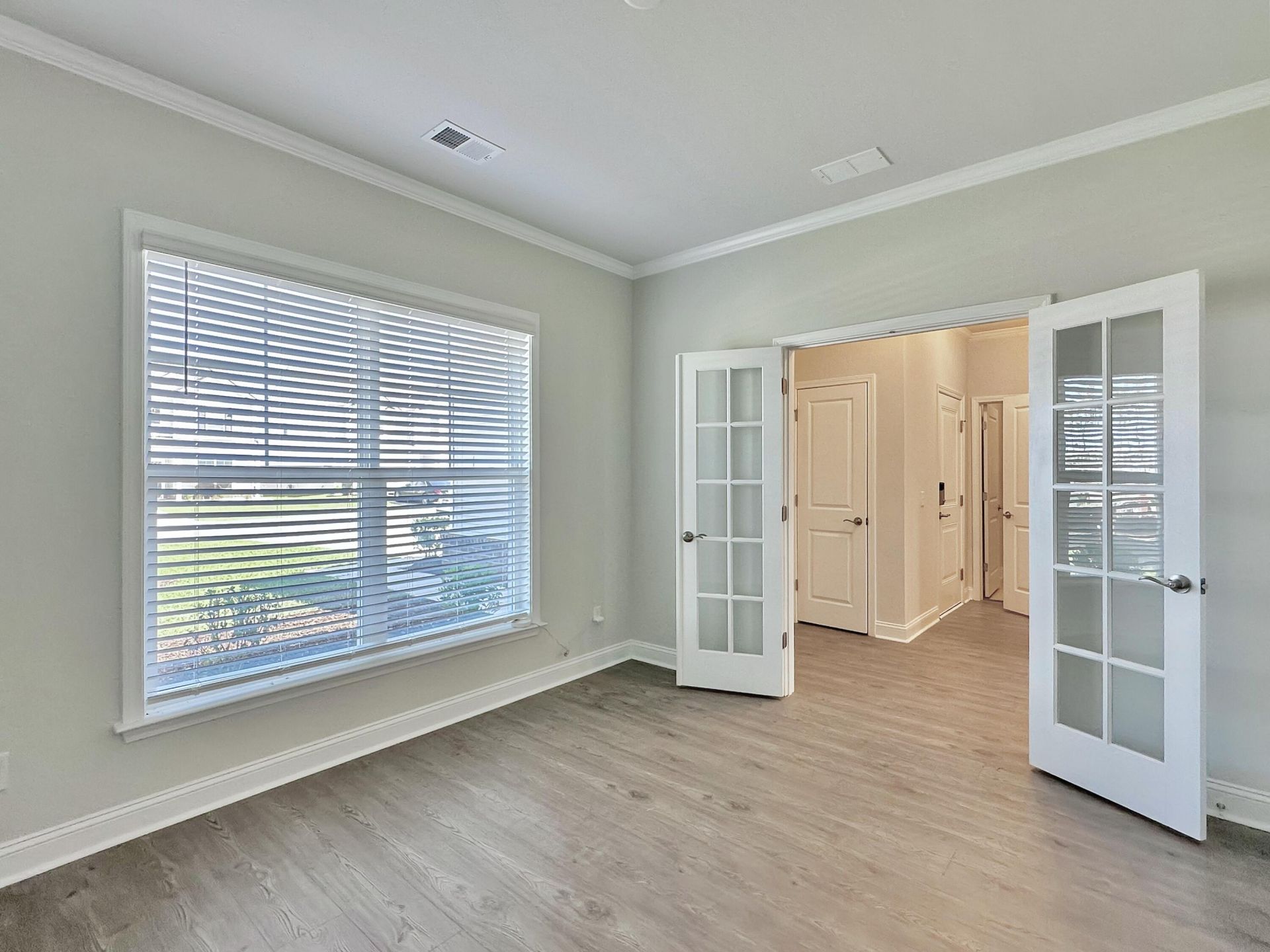 229 Shadybrook Drive Photo 4