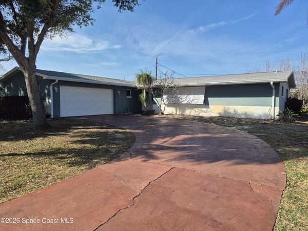 655 N Robin Way , Satellite Beach, FL 32937