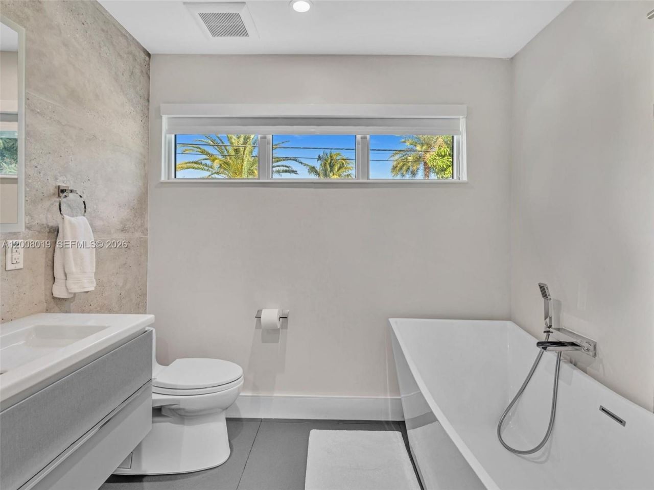 307 Holiday Dr , Hallandale Beach, FL 33009 Photo