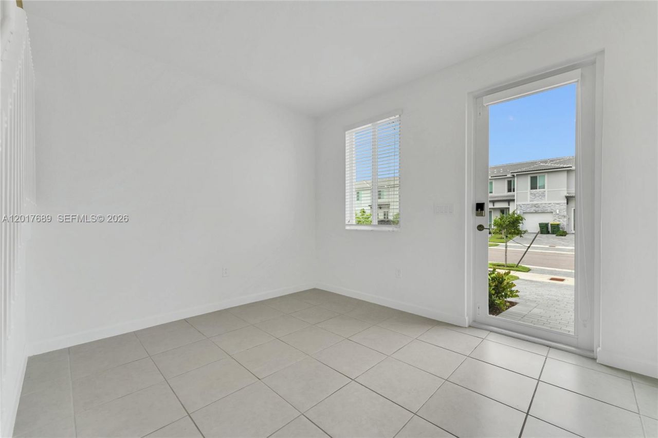 725 SE 14th Ct, Homestead, FL 33034 Photo