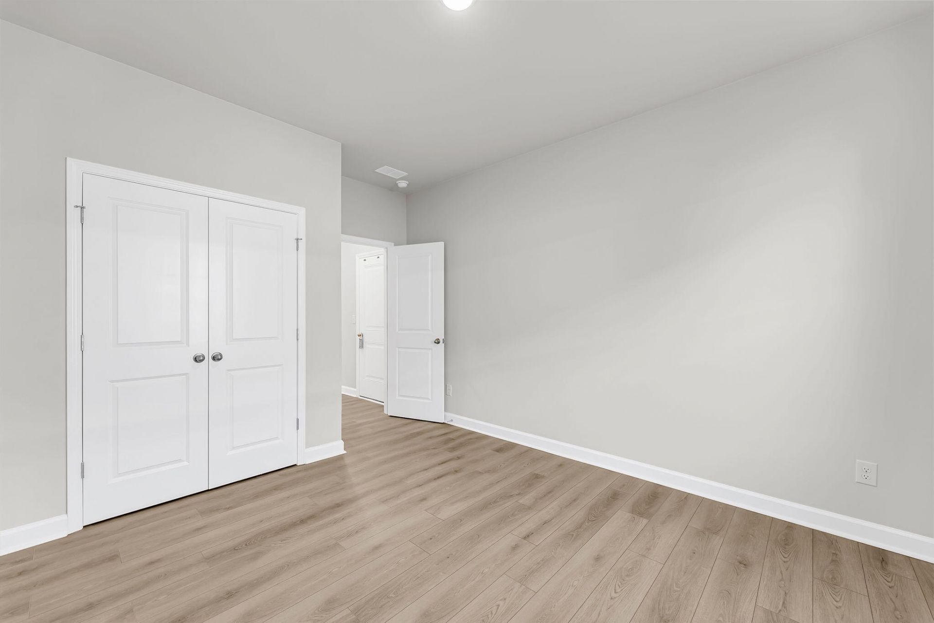 4022 Lemon Grass Lane Photo 11