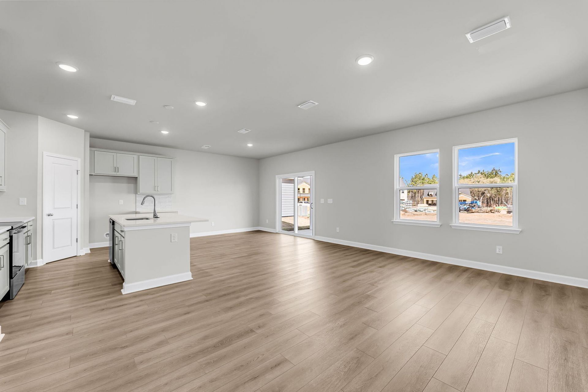 4022 Lemon Grass Lane Photo 12