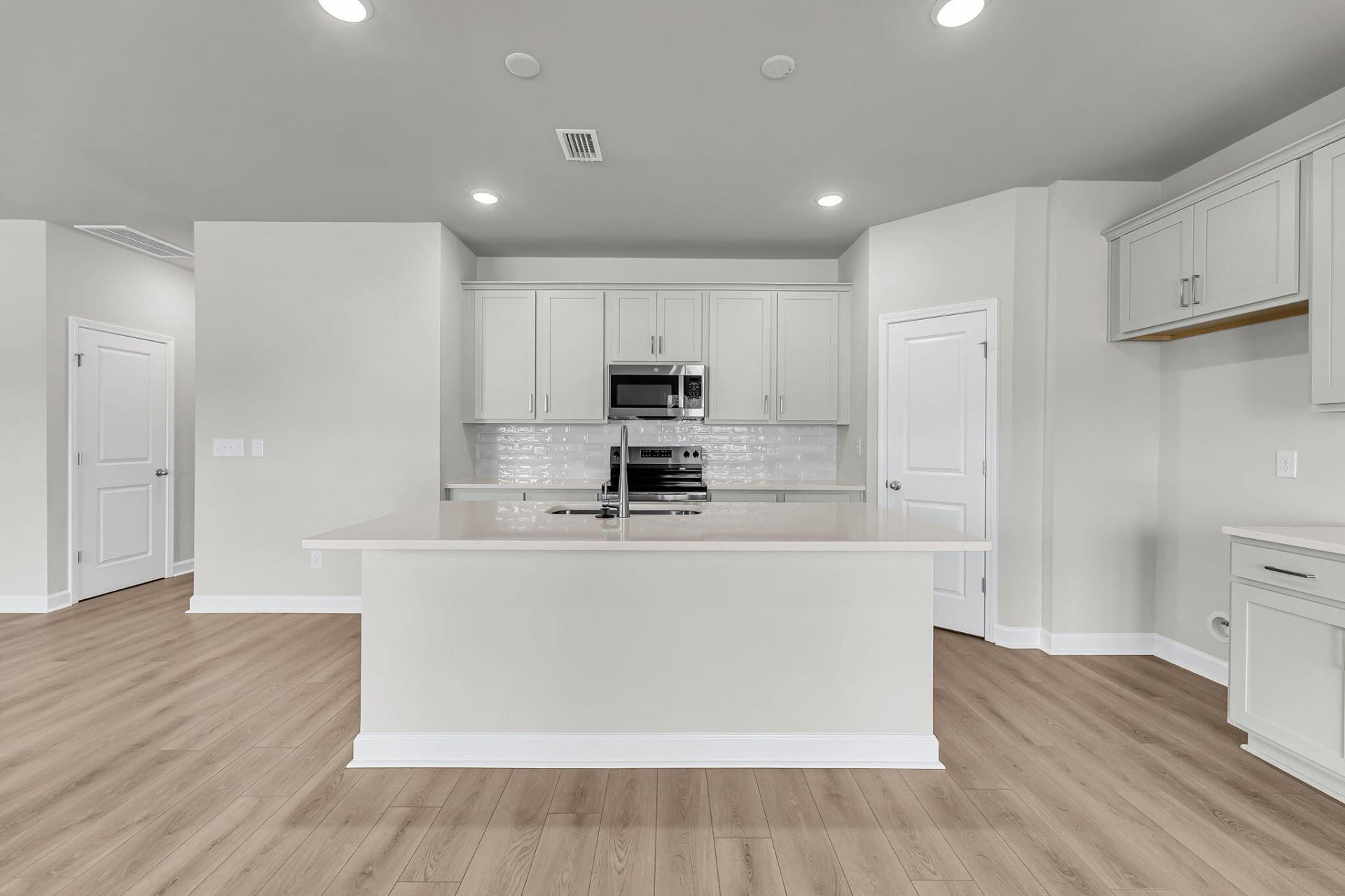 4022 Lemon Grass Lane Photo 15