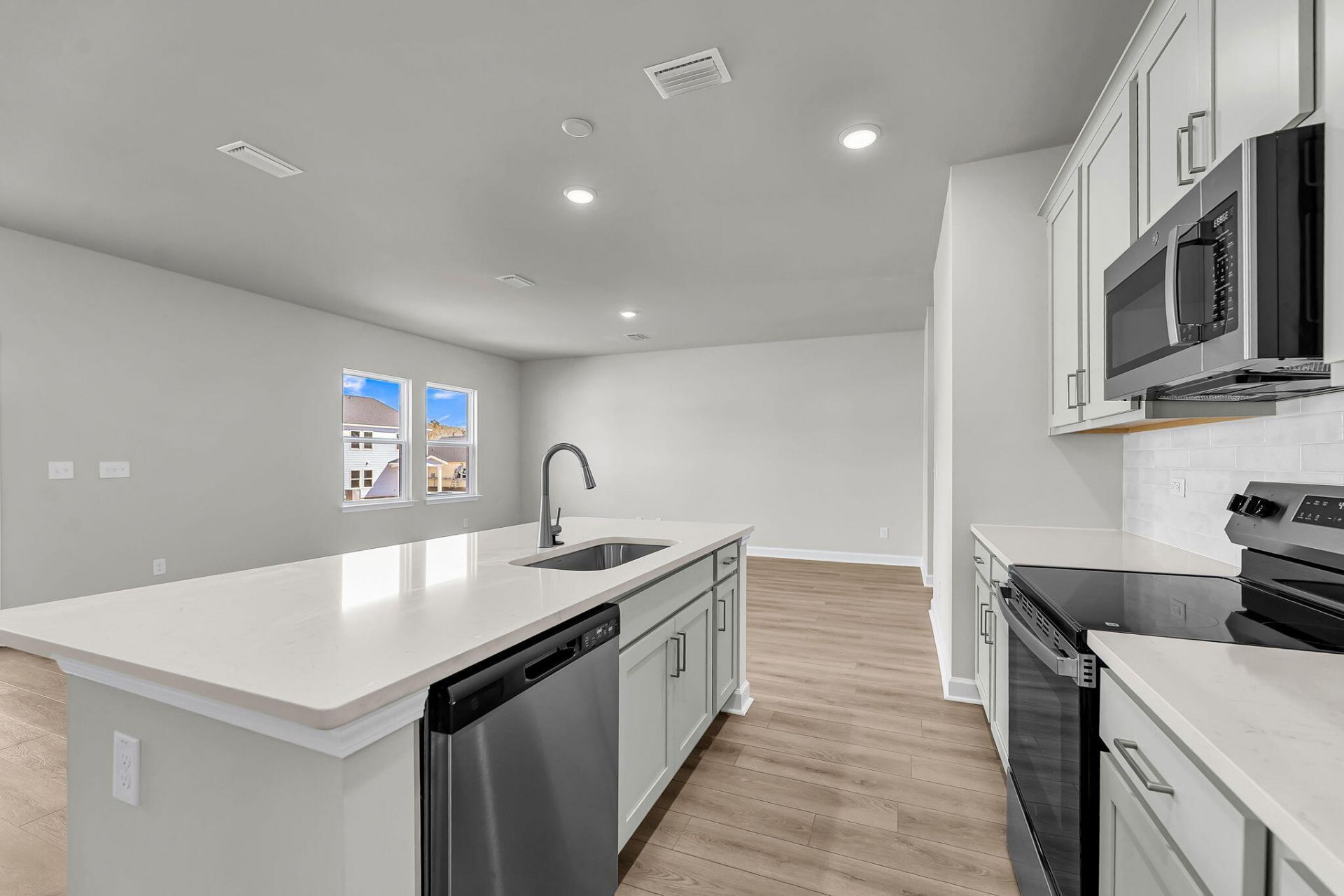 4022 Lemon Grass Lane Photo 18