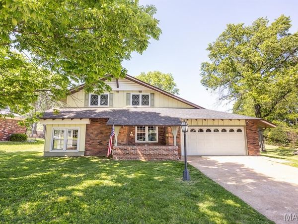 621 Harvard Drive , Edwardsville, IL 62025
