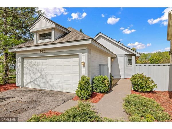 1421 Granada Trail, Oakdale, MN 55128