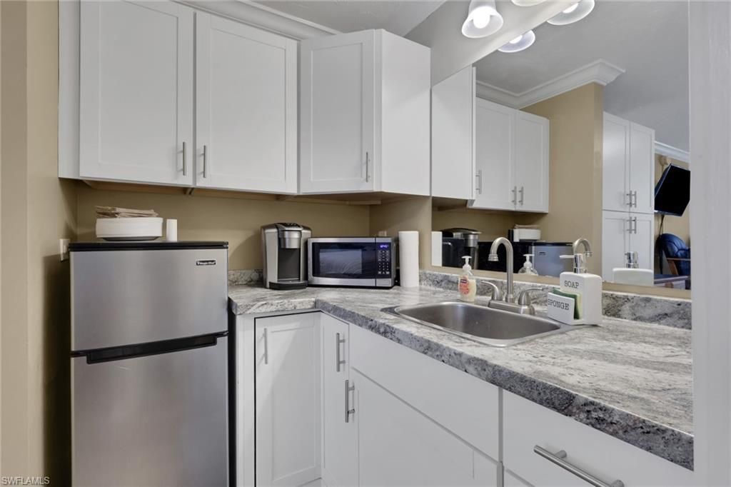 2555 Tamiami Trl N, Unit 115, Naples, FL 34103 Photo