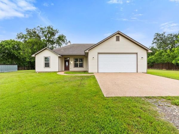 263 E Cougar Lane, China Spring, TX 76633