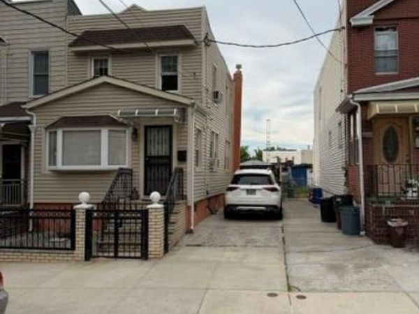 6033 80th Avenue , Glendale, NY 11385