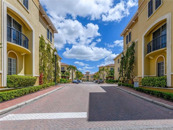 131 GRAND BEACH PLACE , Unit 131, TAMPA, FL 33609