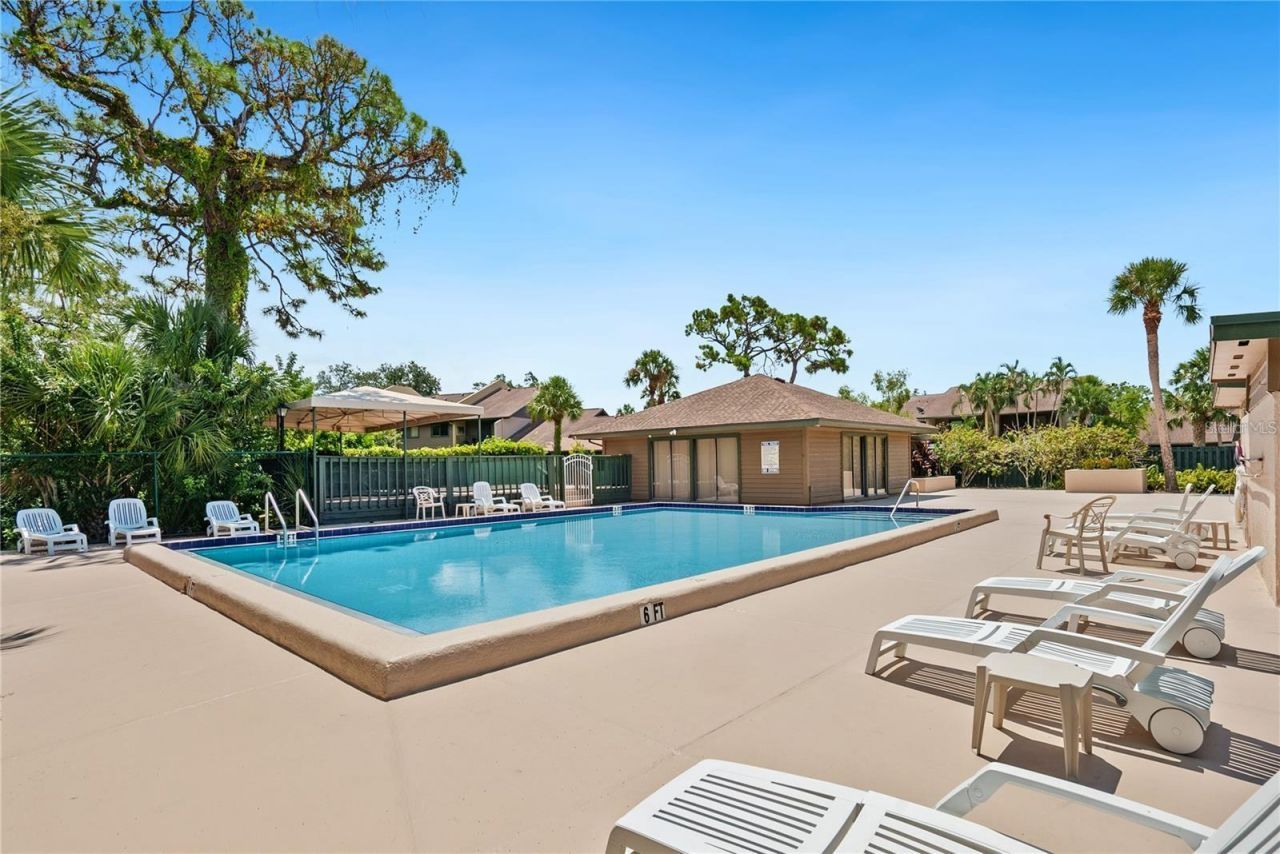 956 Sunridge Drive , Unit H2, Sarasota, FL 34234 Photo